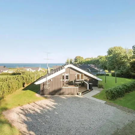 Beach Front Home In Sydals With Sauna بيت للعطل Skovby (Syddanmark)